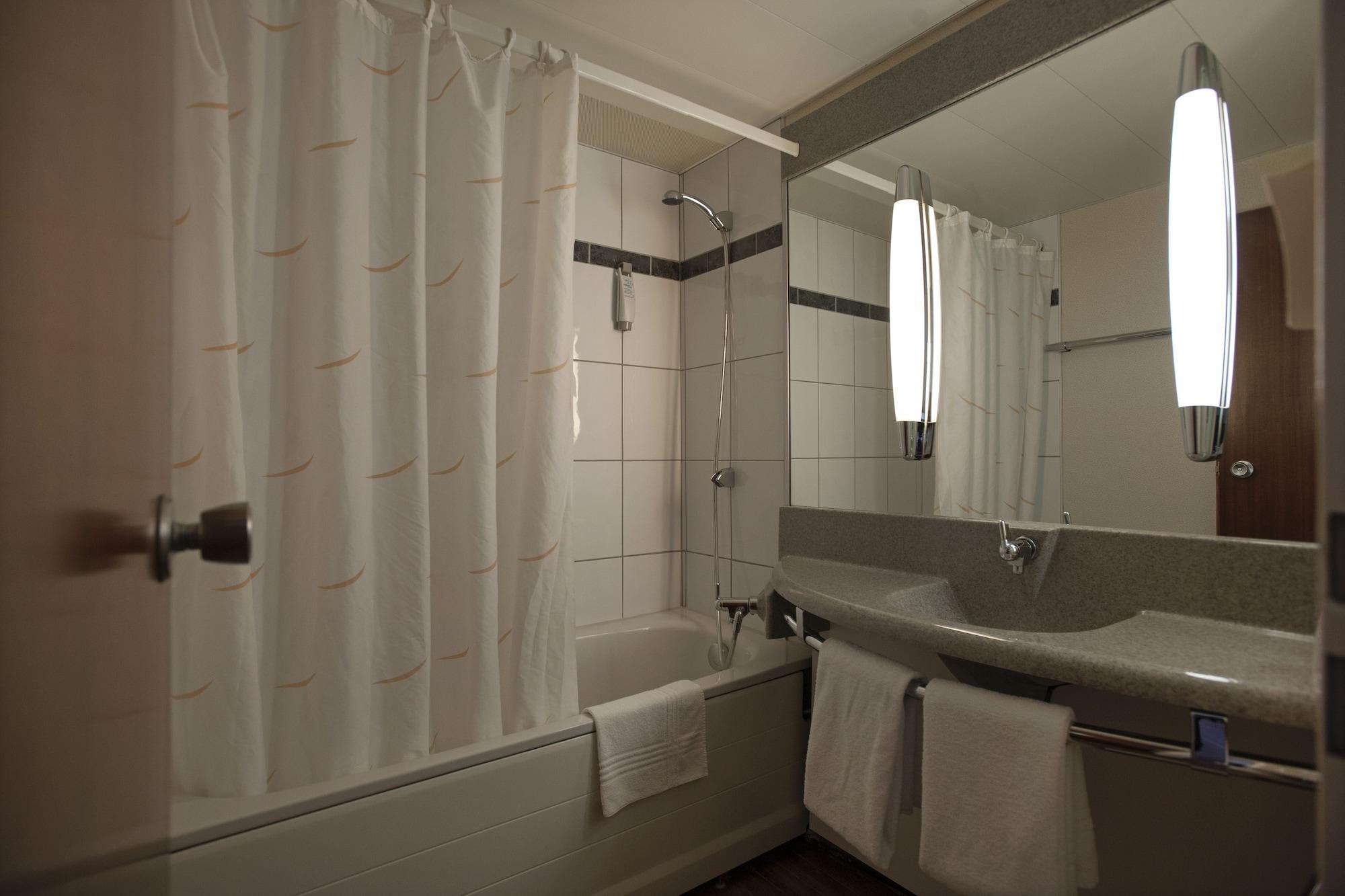 Ibis 3 Lacs Neuchatel Thielle Eksteriør billede