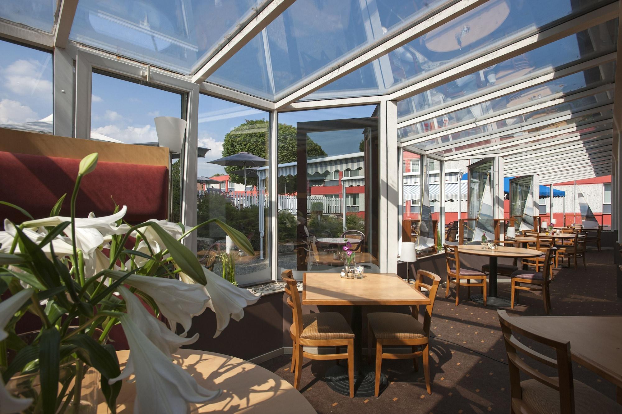 Ibis 3 Lacs Neuchatel Thielle Eksteriør billede